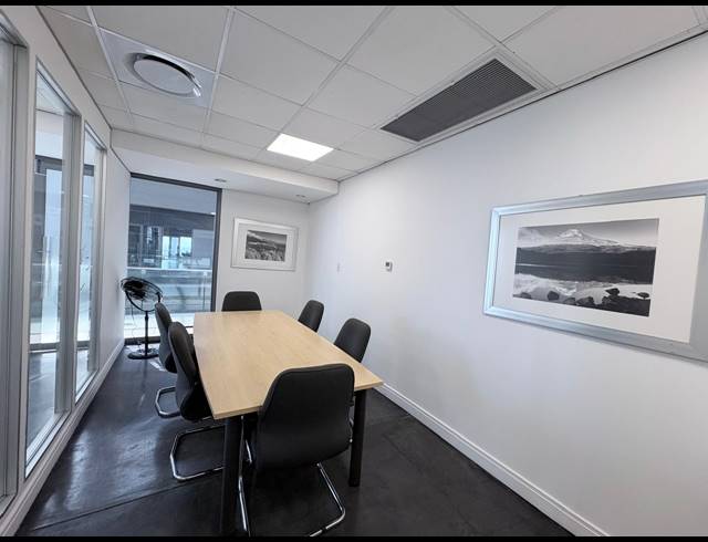 115M² OFFICE TO LET IN MAGALIESSIG